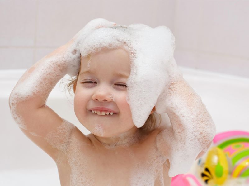 Bật mí 11 cách giúp bé tự giác rửa tay thường xuyên