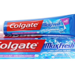 Kem đánh răng Colgate MaxFresh hương bạc hà 200g