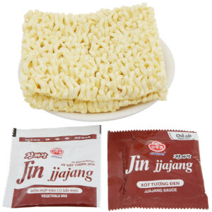 Mì xốt tương đen Jin Jjajang Ramen Ottogi gói 135g