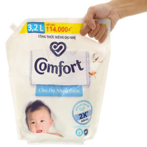 Nước xả cho bé Comfort cho da nhạy cảm hương phấn túi 3.2 lít