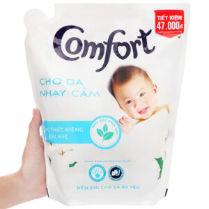 Nước xả vải Comfort em bé cho da nhạy cảm dịu nhẹ 100% nguồn gốc thực vật 2.8l
