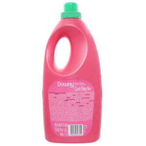Nước xả vải Downy cánh đồng hoa chai 1.8 lít