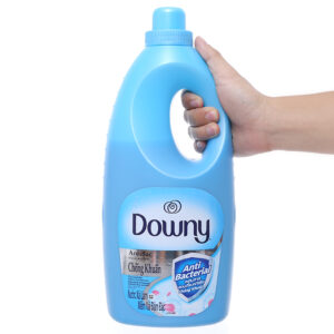 Nước xả vải Downy chống khuẩn chai 1.8 lít