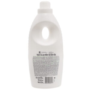 Nước xả Downy với những thành phần thiên nhiên, đảm bảo luôn dịu nhẹ cho làn da mỏng manh của bé nên là thương hiệu nước xả cho bé yêu thích của hàng ngàn người mẹ. Nước xả Downy dịu nhẹ hương sả chai 800ml với hương sả chanh thơm lừng, dễ chịu, làm mềm vải và lưu giữ hương thơm lâu dài